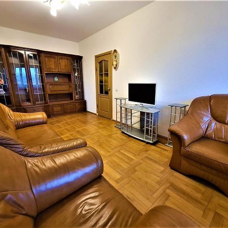 82-Avenue Apartment Чернивци Екстериор снимка